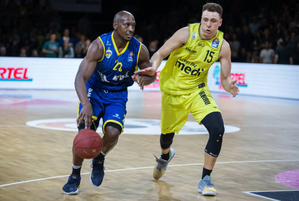 也突显了足 也突显了足