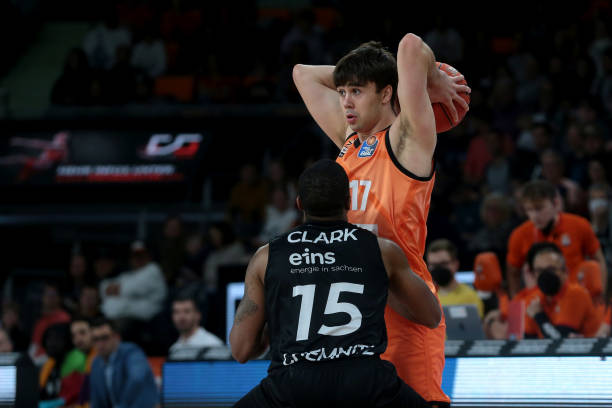 以及后防线 以及后防线